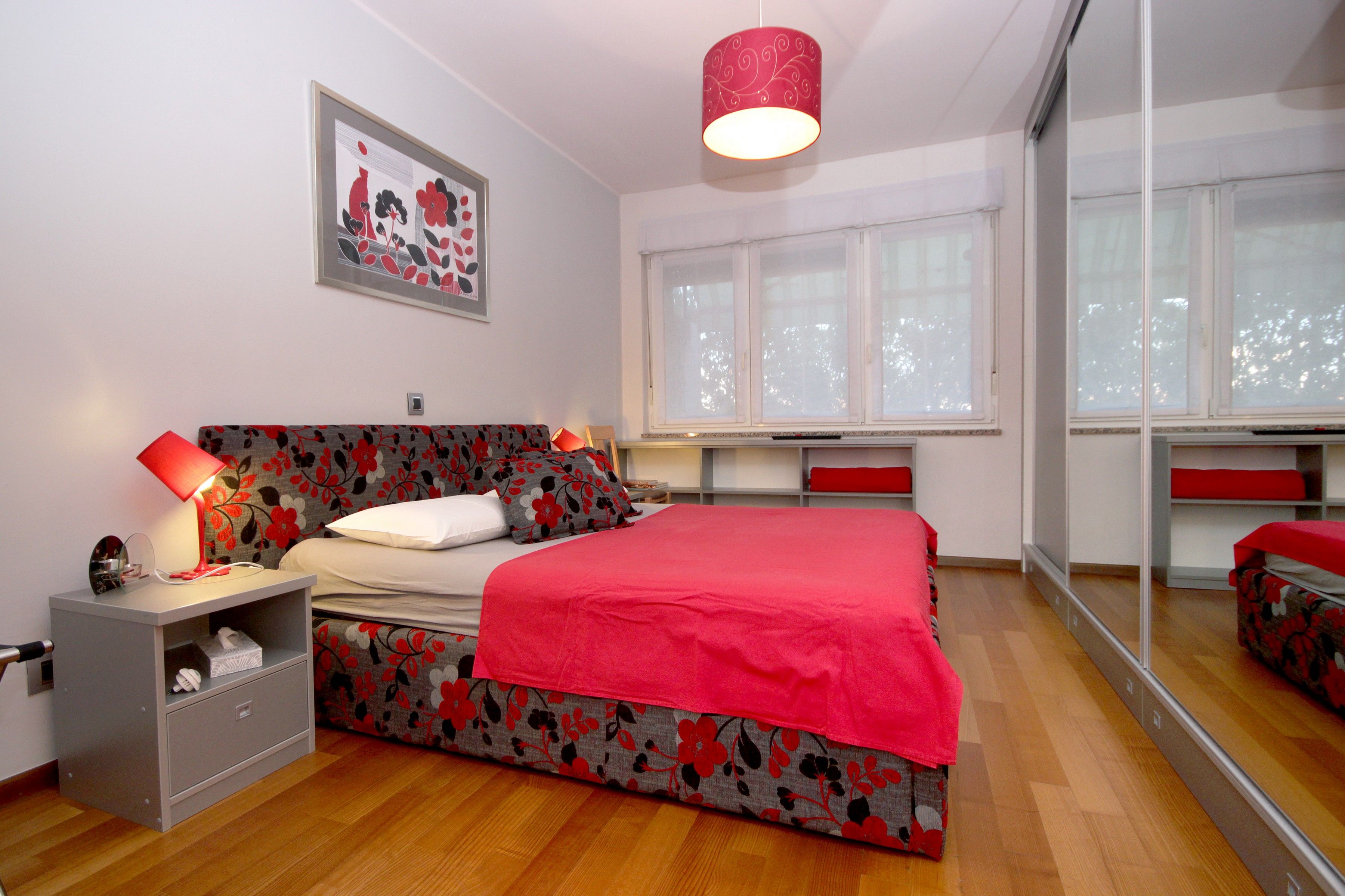 PRODAJEM kompletno namješten stan 62m2 PULA Centar