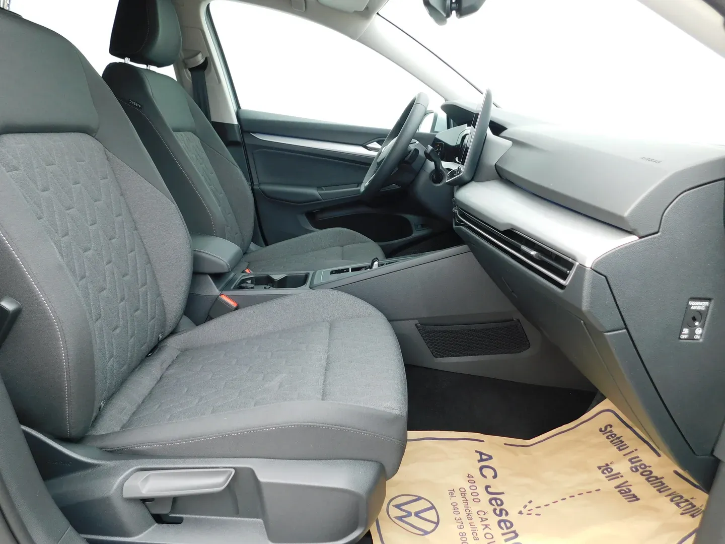 12829 volkswagen golf 1.5 tsi ehybrid dsg life plus - slika 11