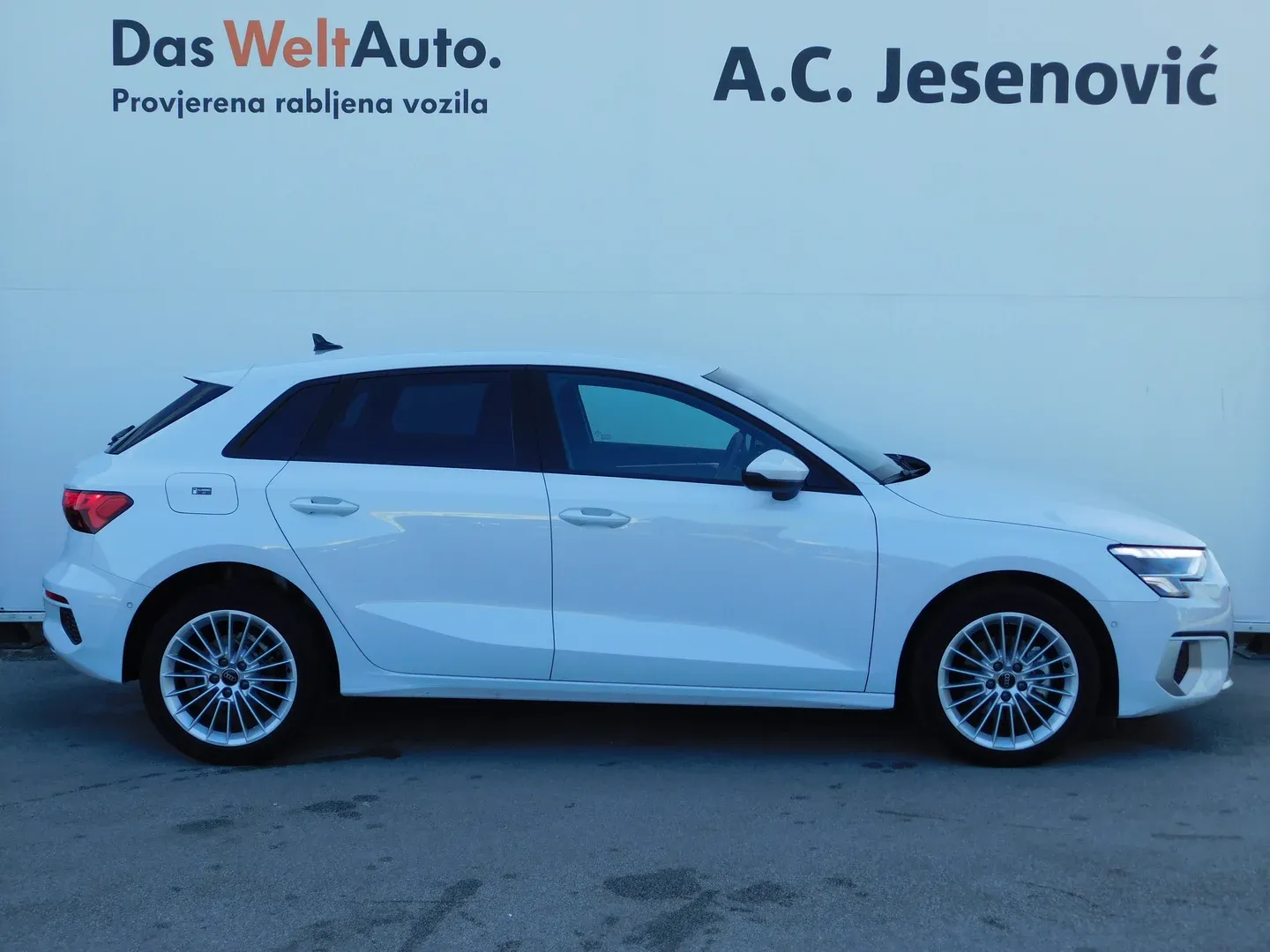 11419 audi a3 sportback sb 30tdi s tr advanced+ - slika 4