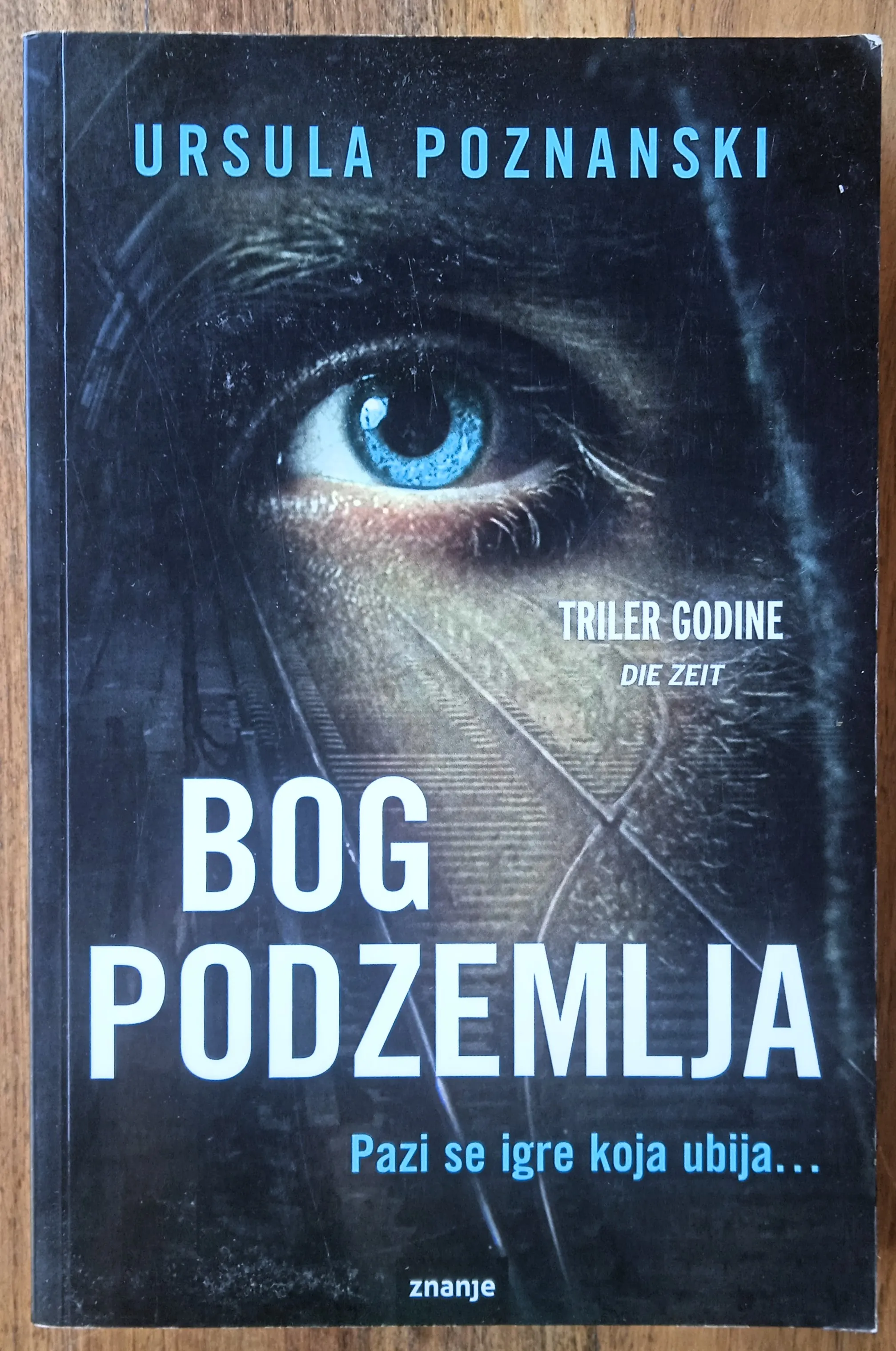 BOG PODZEMLJA Ursula Poznanski - Sisak