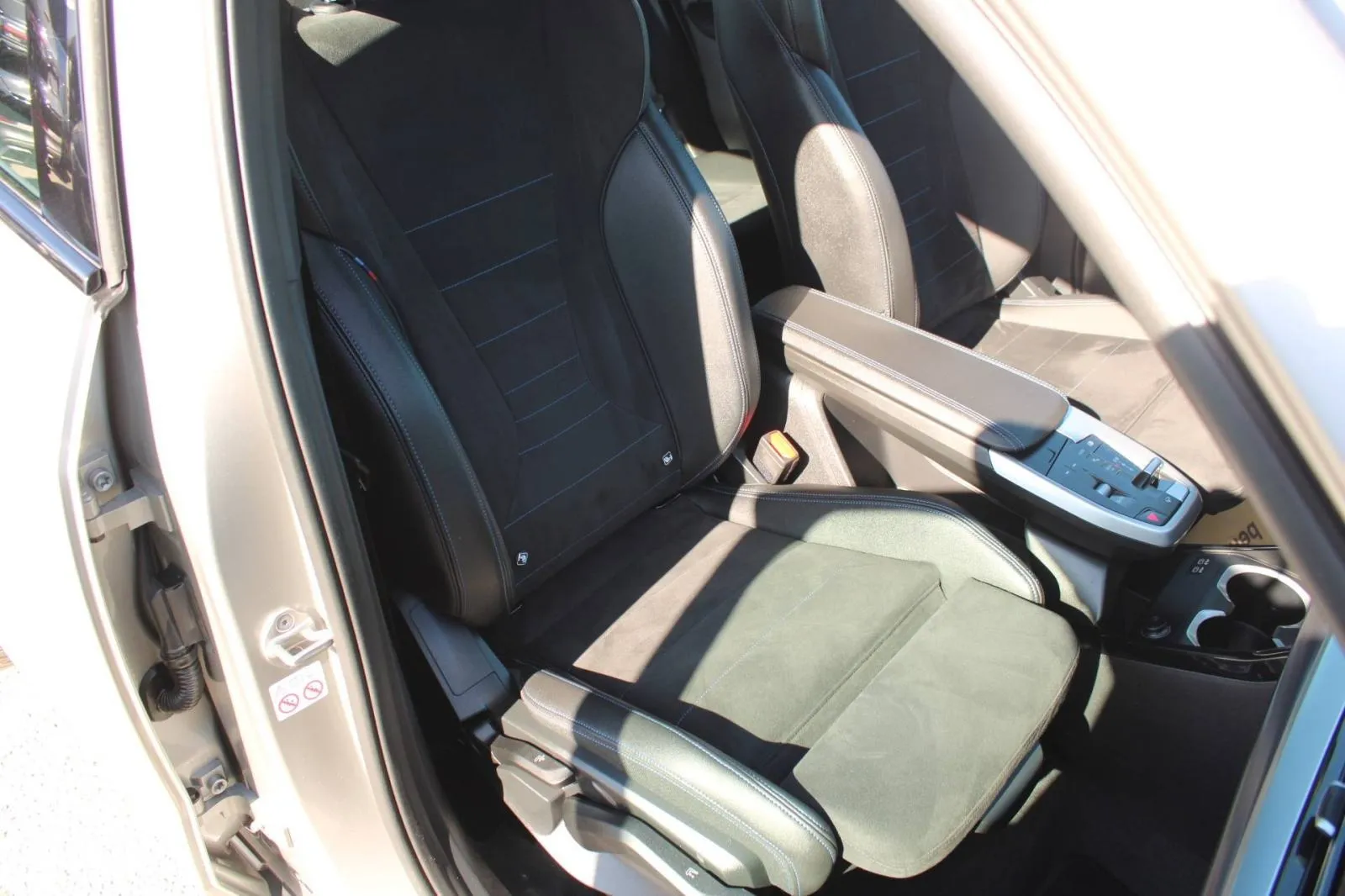 bmw x1 18i automatik m-paket *led, navigacija, kamera* - slika 12