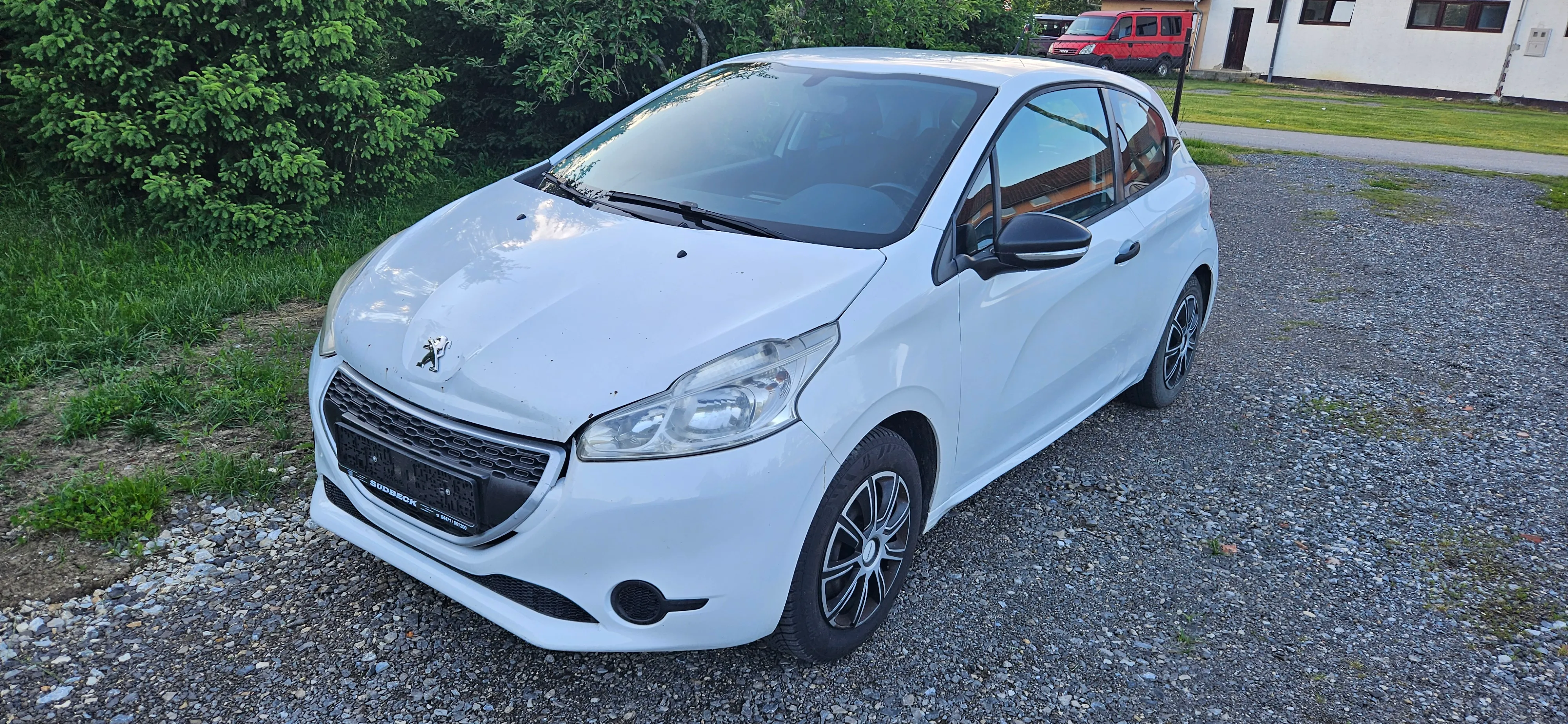 peugeot 208 1.2 vti 82ks - slika 4