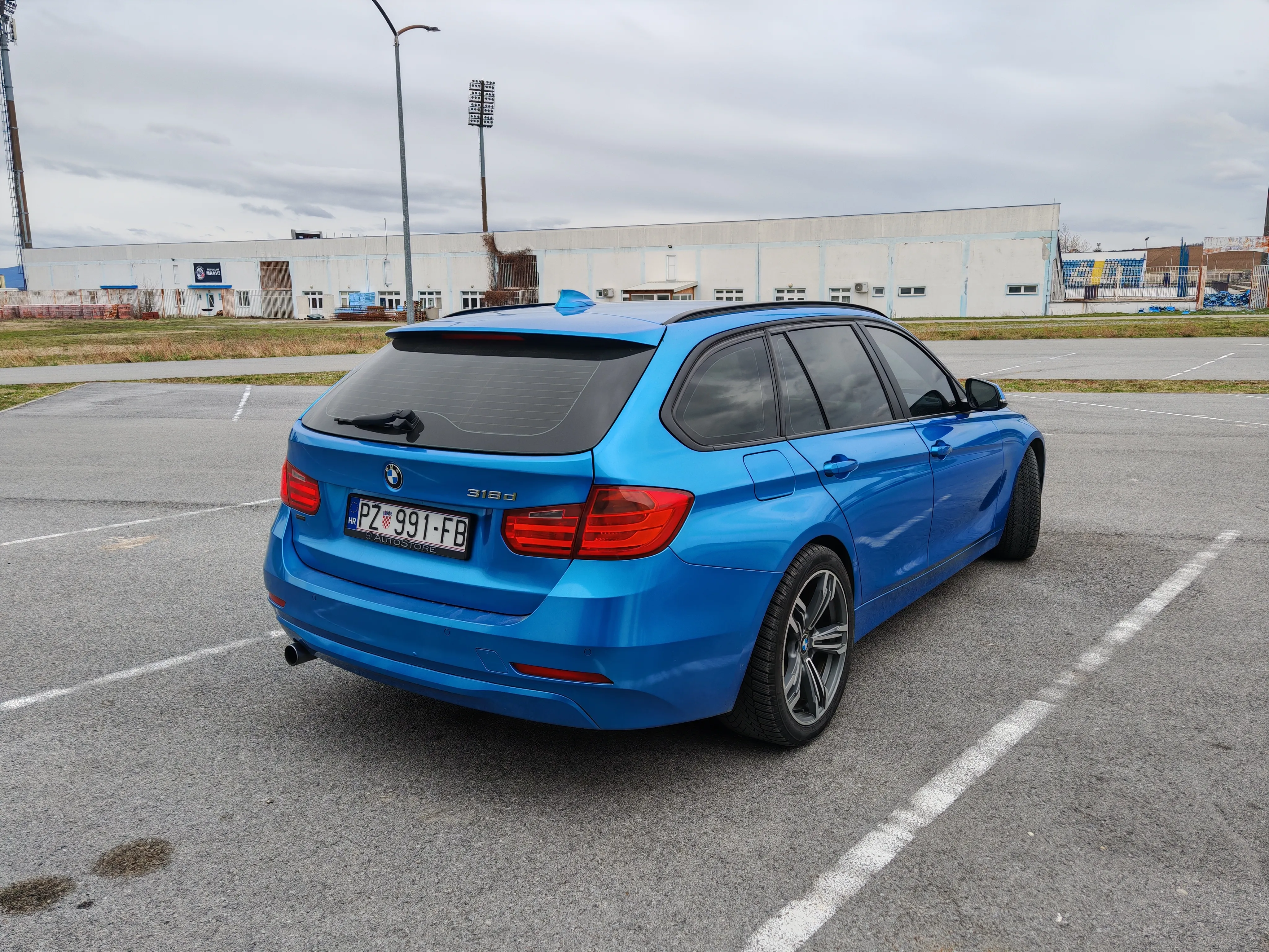 bmw f31 318da efficientdynamics, luxury line individual 2014 - slika 24