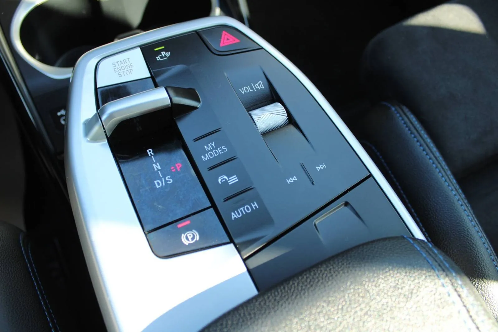 bmw x1 18i automatik m-paket *led, navigacija, kamera* - slika 18