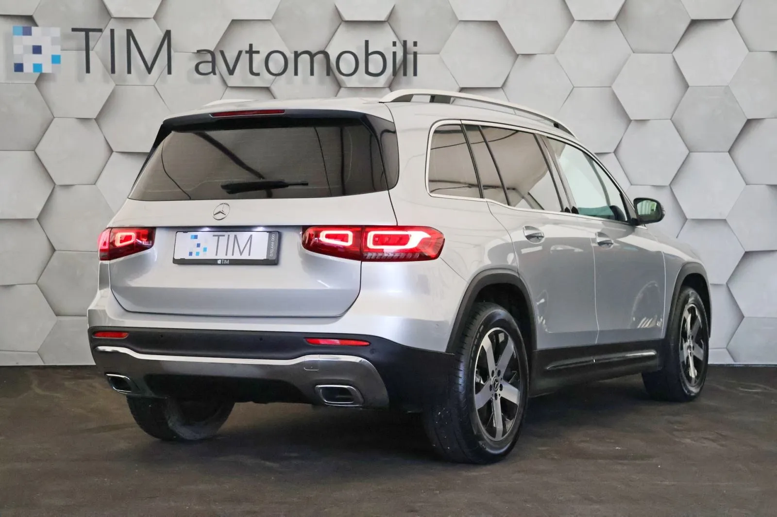 mercedes-benz glb 220d 8g-dct progressive 191km full led navi - slika 3