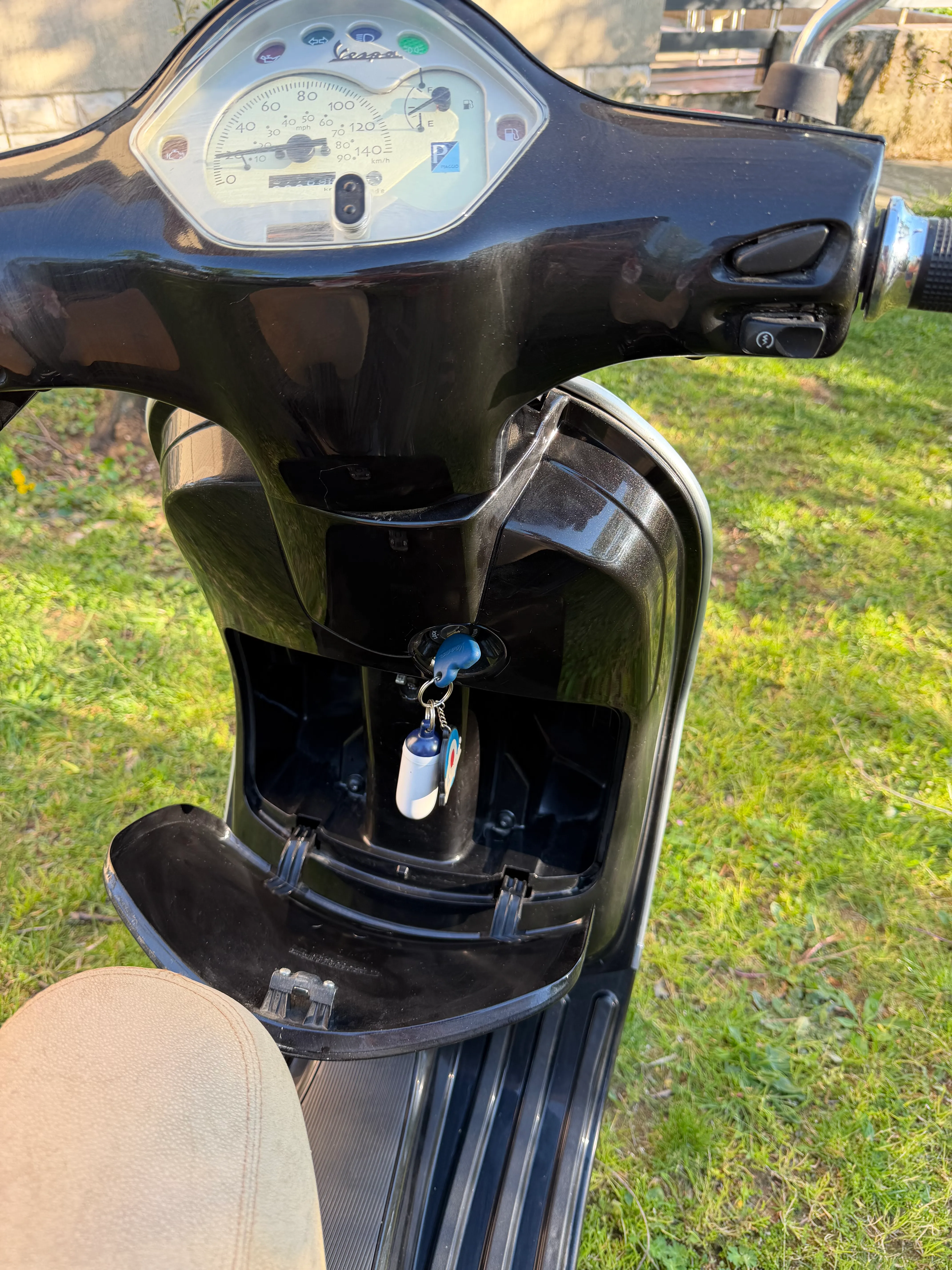 prodajem vespu lx 125 (2012.) 🛵 - slika 4