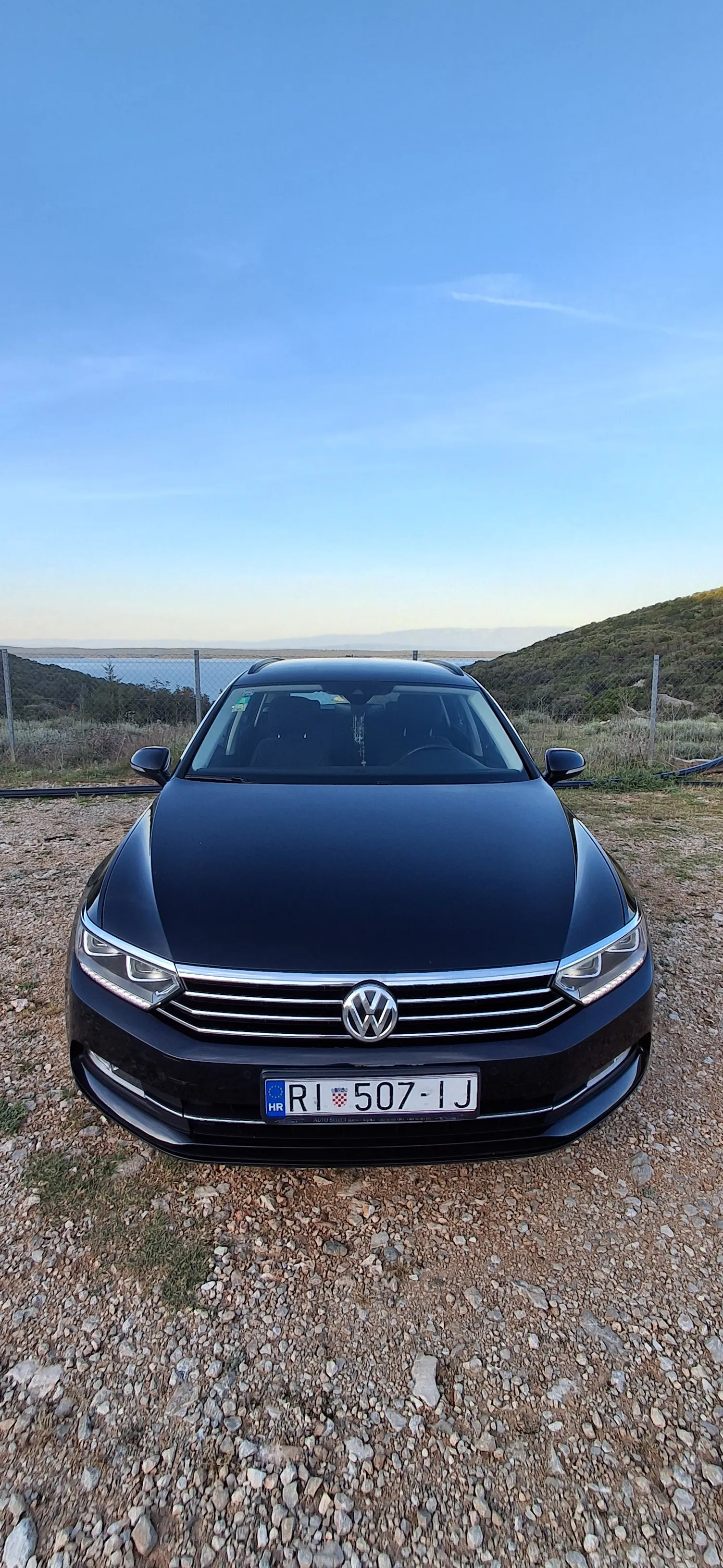 vw passat 2.0tdi comfortline acc/led/navi/cam - slika 2