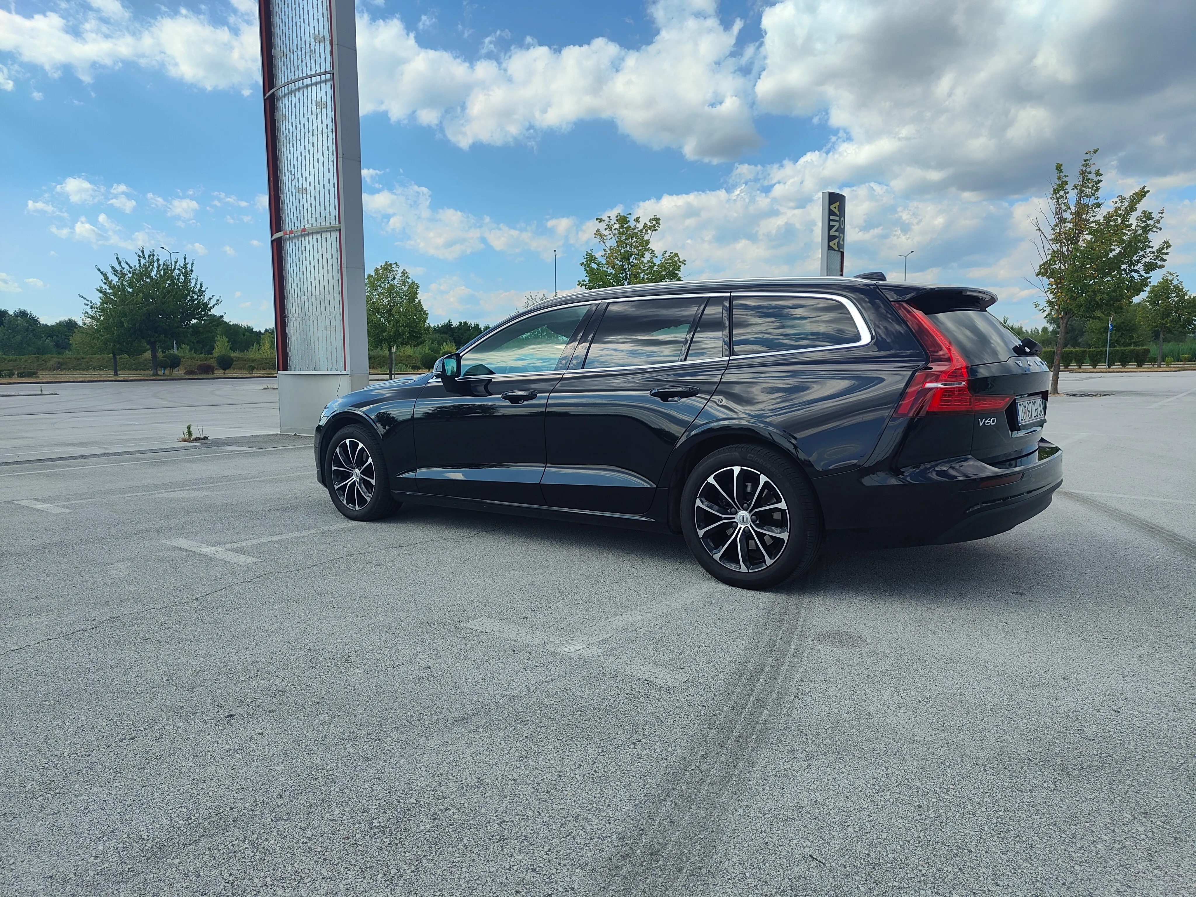 volvo v60 d3 (150 ks), 2019. harman kardon - slika 2
