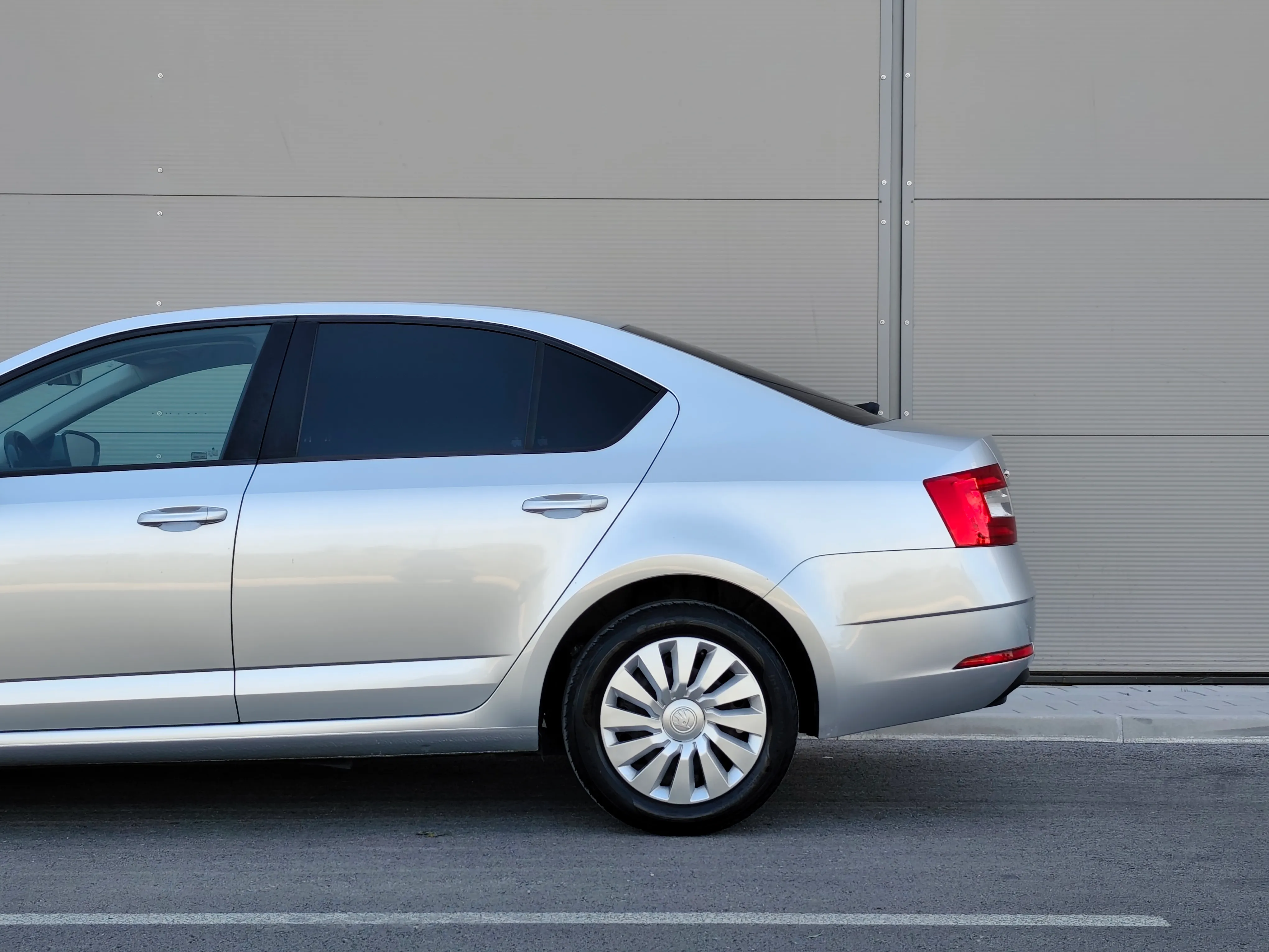 škoda octavia 1,6 tdi simply |hr auto |veliki servsi |odlično stanje - slika 6