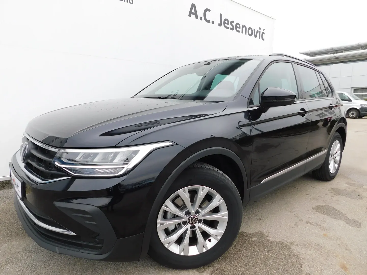 10484 volkswagen tiguan 2.0 tdi dsg life - slika 7
