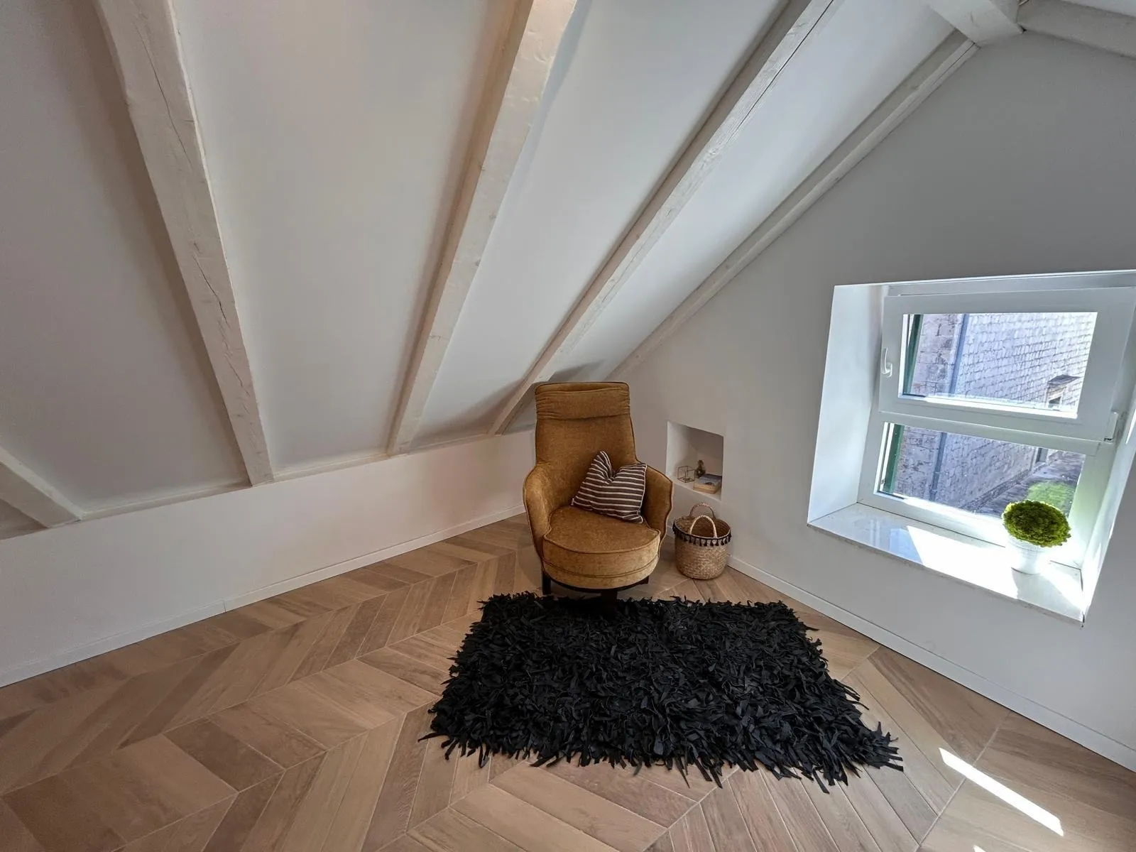 kamena kuća kaštel štafilić, 60.00 m2 - slika 12