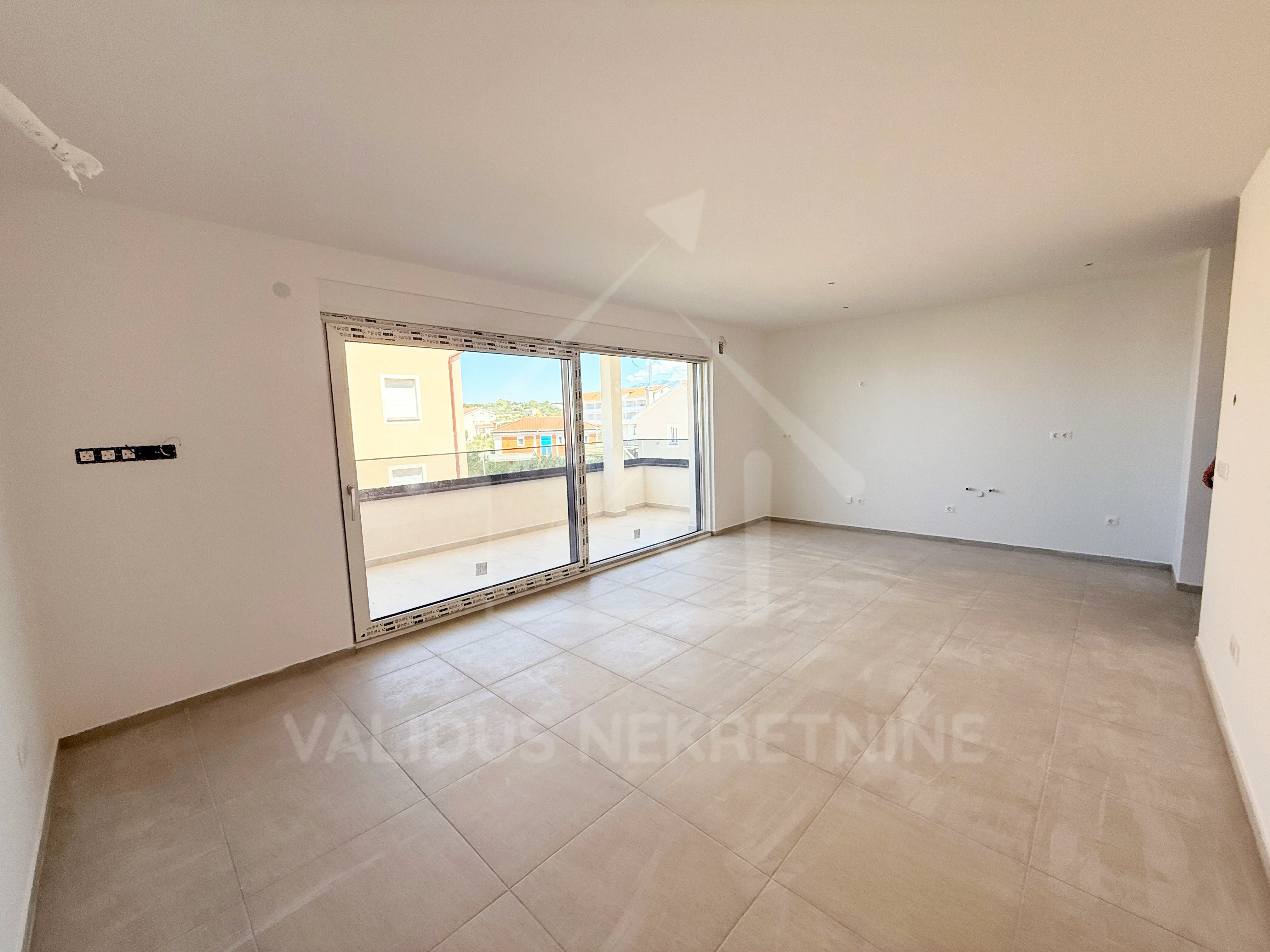 novogradnja, novalja, apartman 72,77 m2, 2. kat, 220.000 € - slika 4