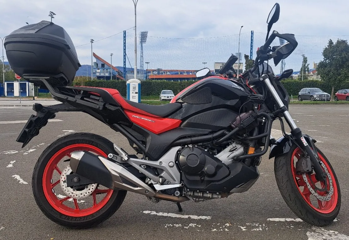 honda nc750 sa, sa puno dodatne opreme, povoljno prodajem - slika 2