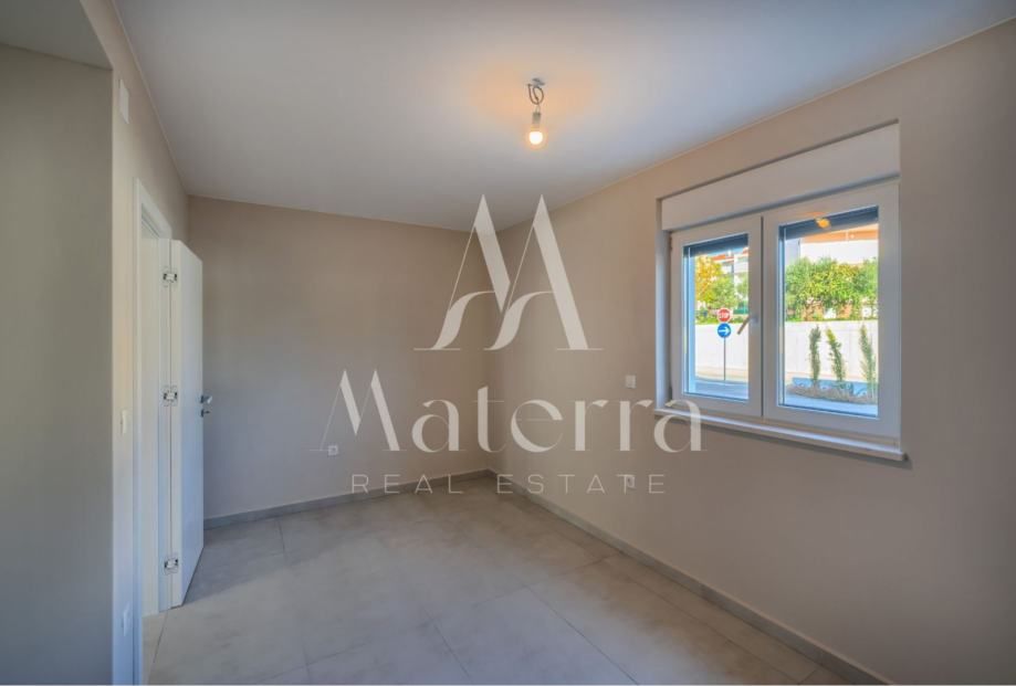 novogradnja, stan 70m2, 100m od mora (prodaja) - slika 6