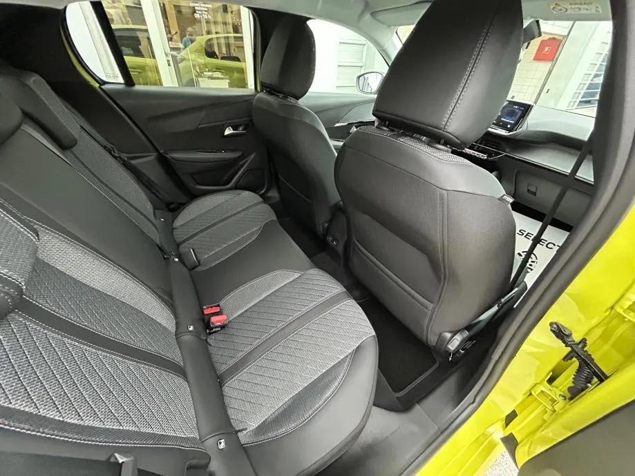 peugeot 208 allure hybrid 110 e-dcs6 - slika 11