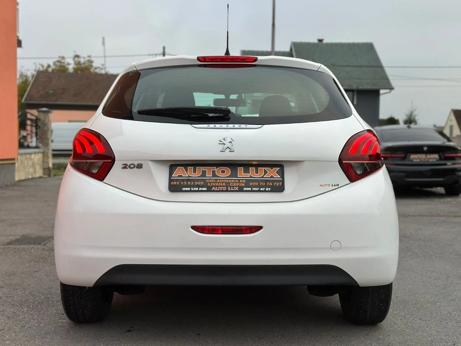 peugeot 208 1,2 puretech •2019.g.•navi•leasing 6 godina• - slika 8