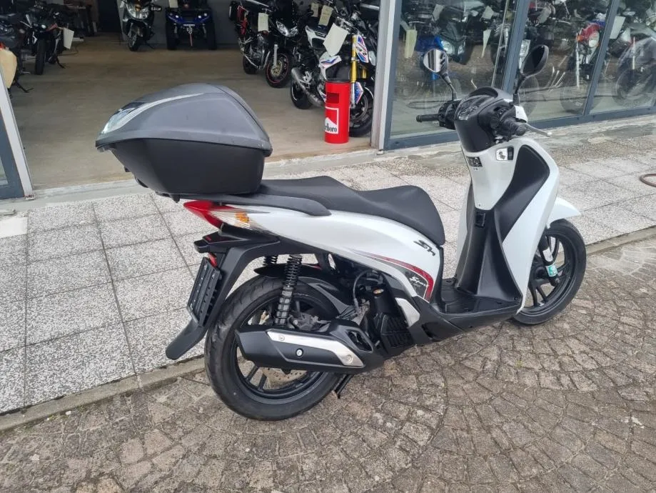 honda sh 150i abs, a2 kategorija, s garancijom, 2017 god. - slika 4