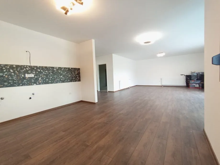 Kuća: Sveta Nedelja, 220.00 m2 (prodaja)
