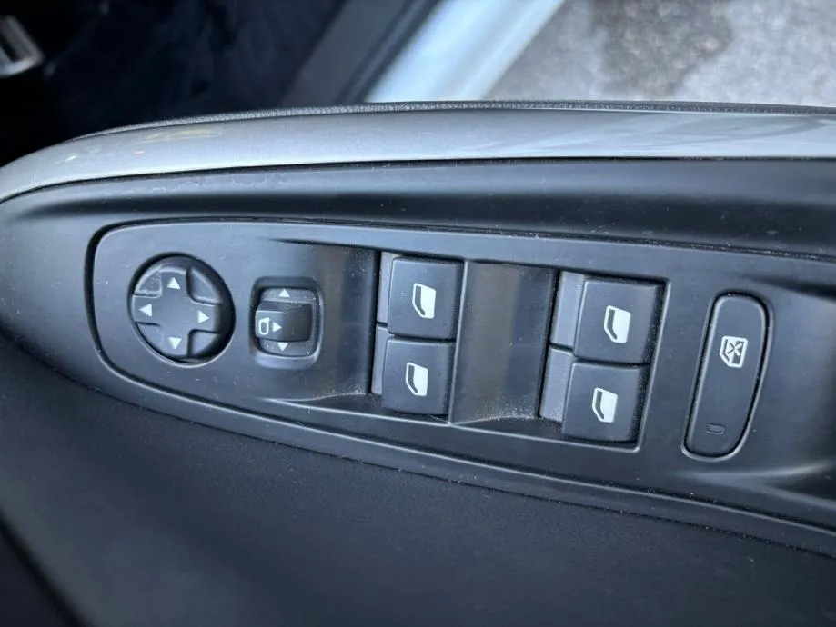 opel grandland design&tech aut 1.2 s/s, 96kw - 7 godina garancije! - slika 19