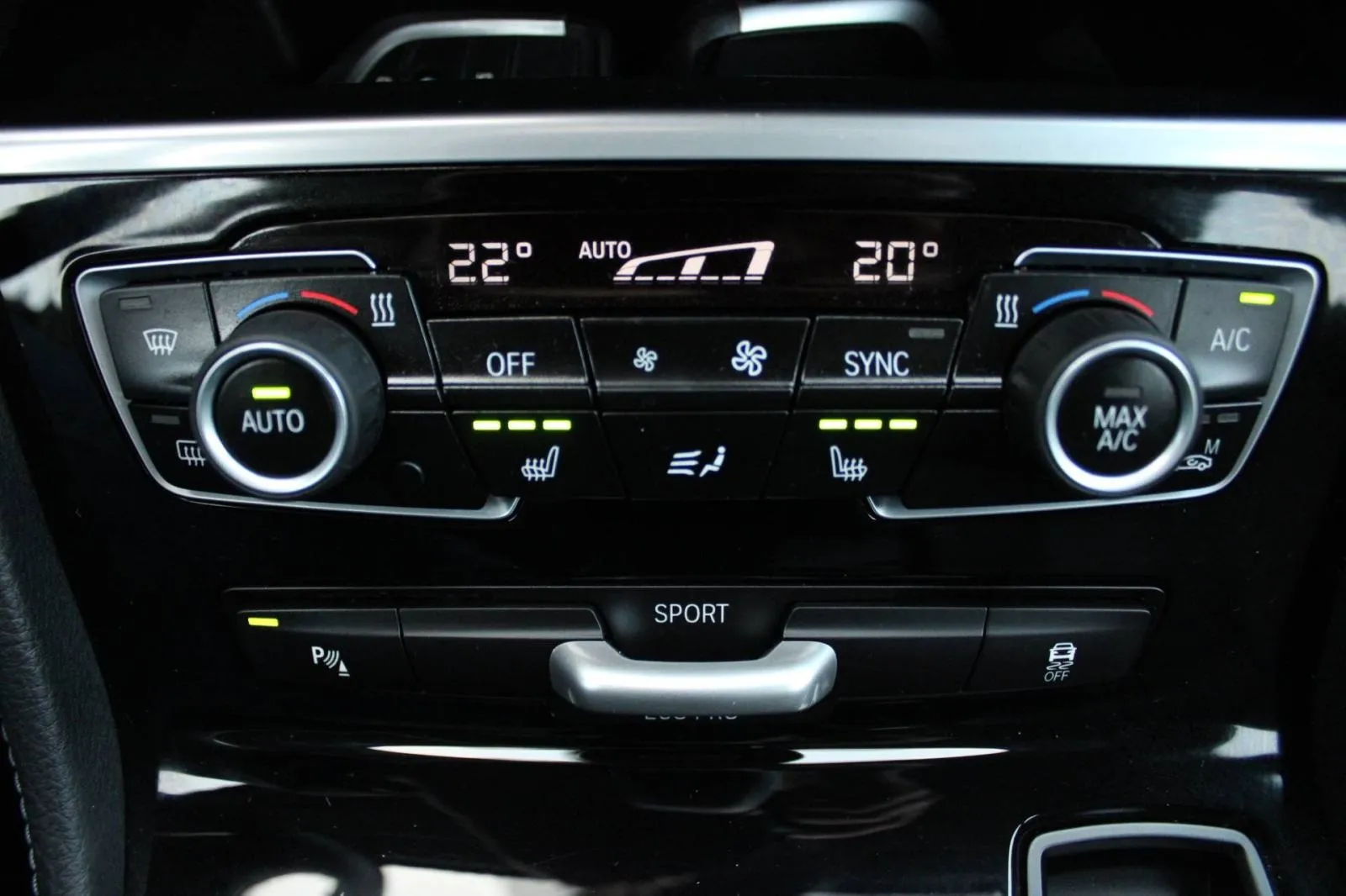 bmw serija 2 218i gran tourer automatik *led, navigacija* - slika 19