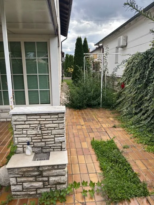 kuća: višnjevac, samostojeća visoka prizemnica, 220.00 m2 - slika 15