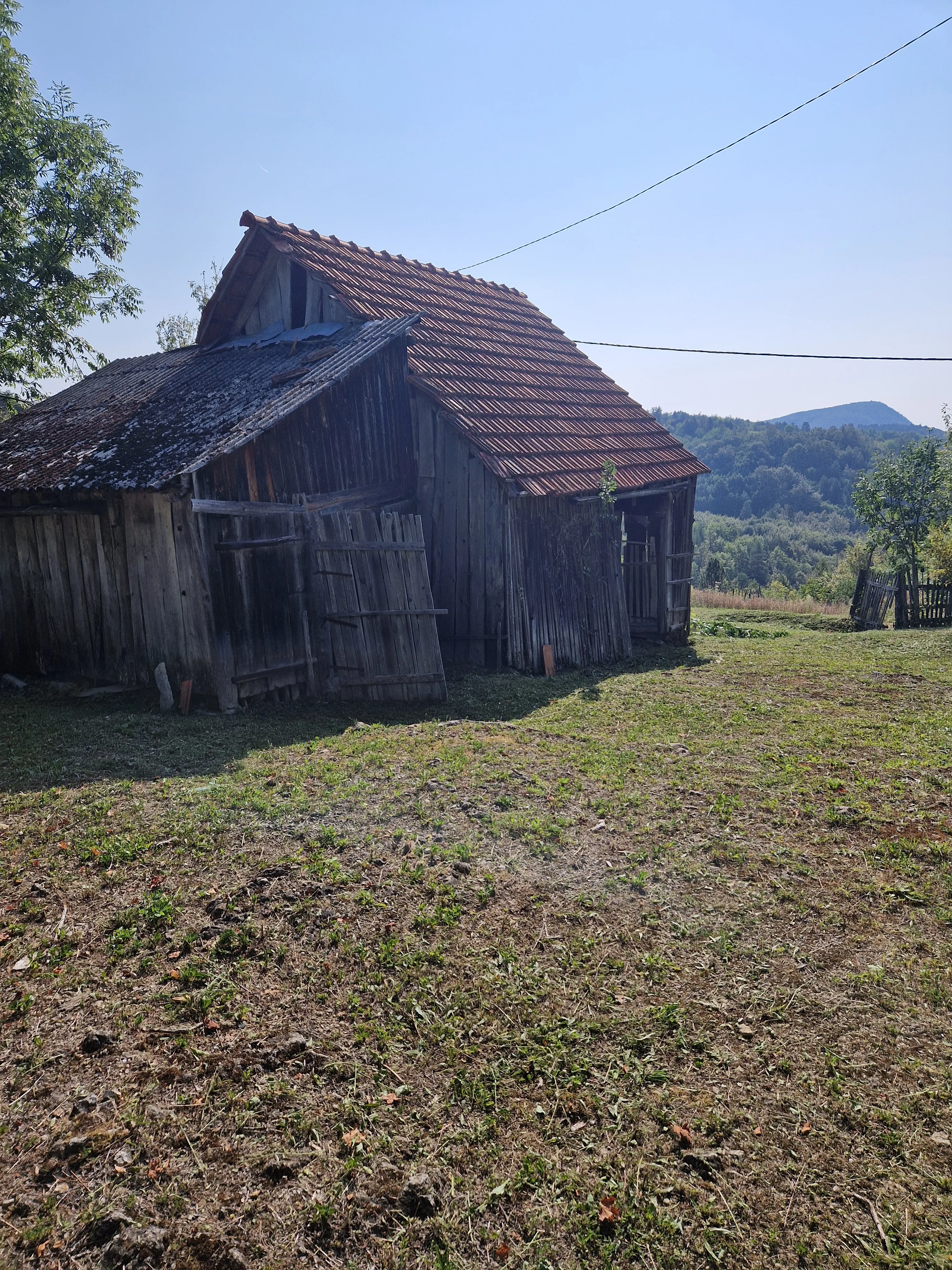 stara kuća pogodna za vikendicu - slika 12