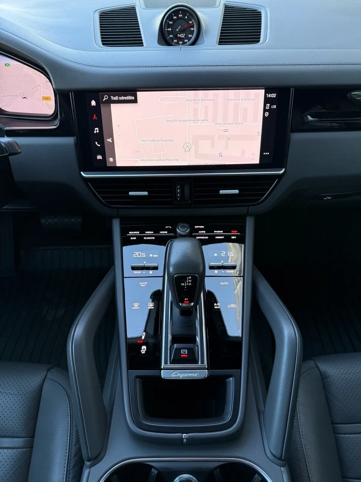 porsche cayenne coupe 3.0 sport °chrono°matrix°kamera 360°u pdv-u° - slika 16