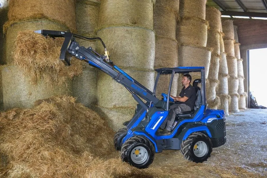 utovarivač multione 8.4 sa teleskopom i pogonom 4 x 4 - slika 5
