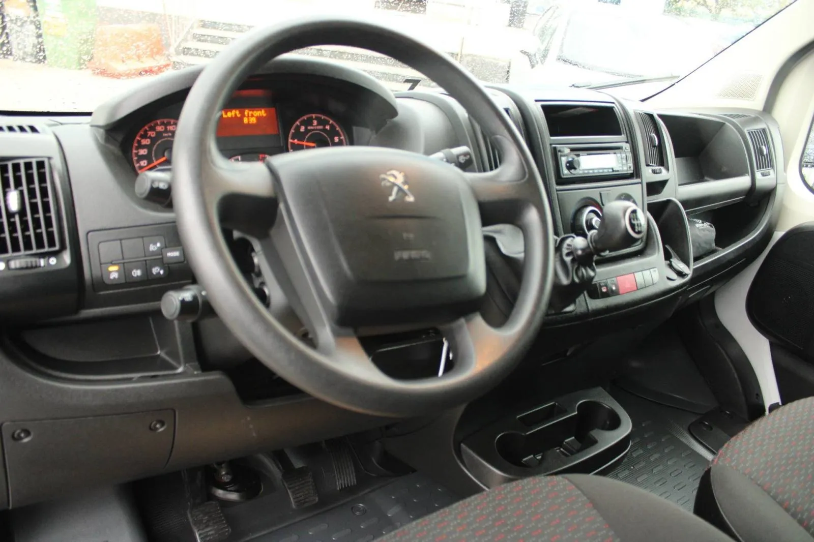 peugeot boxer 2.2 hdi kutija *18.999km*, 2022 god. - slika 11