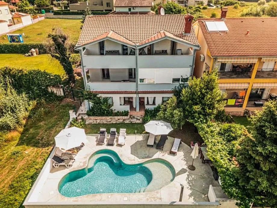 fažana-turistička nekretnina s 7 apartmana i bazenom - slika 4
