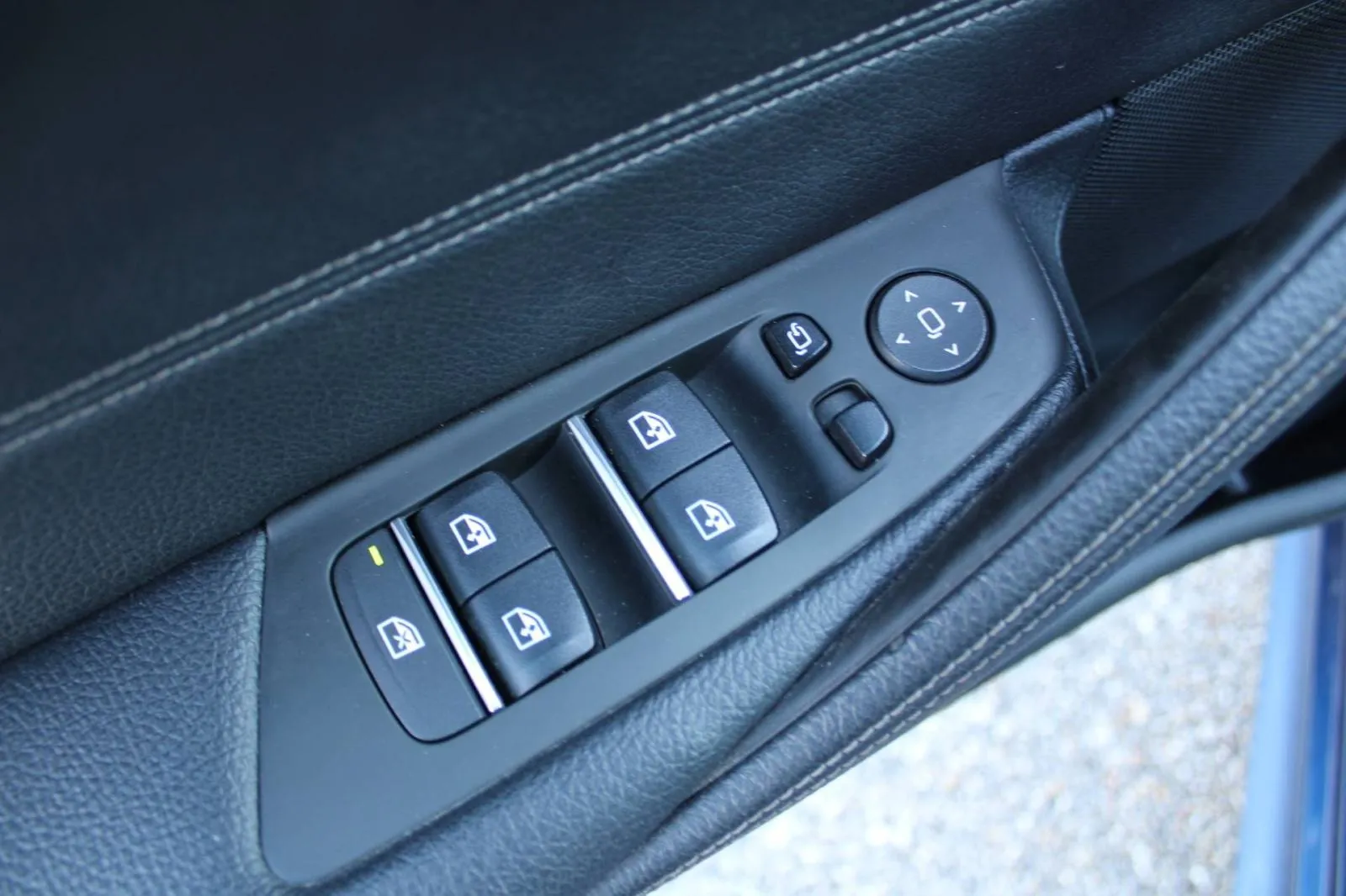 bmw serija 5 530 xdrive m-paket *led, navigacija, kamera* - slika 13