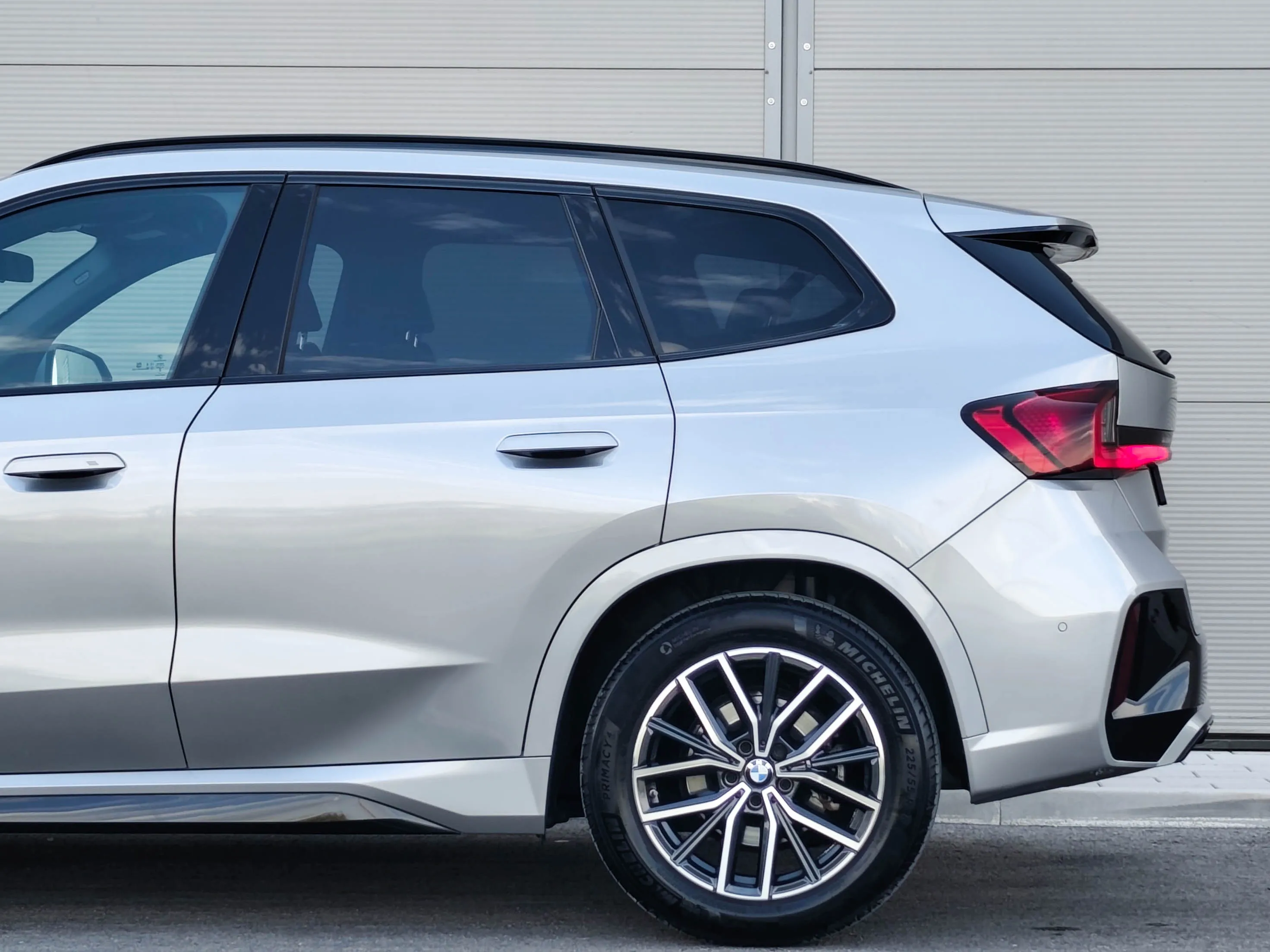 bmw x1 xdrive23i m paket |head up |kuka |18''alu |driving assist pro - slika 6