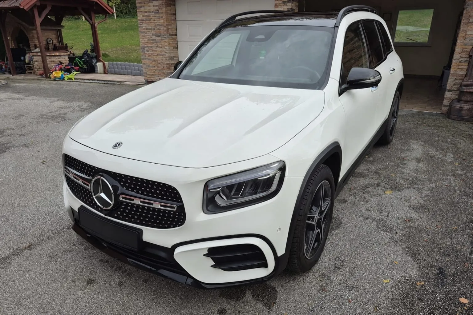 mercedes glb 200d-amg - slika 3