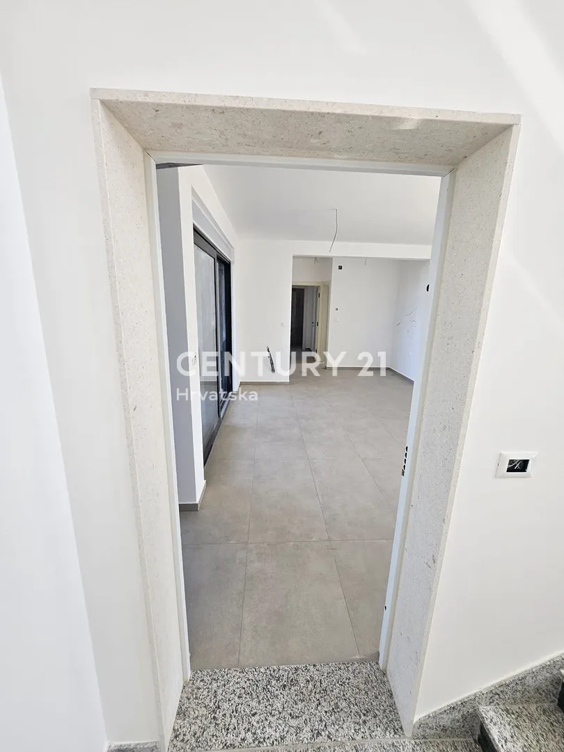 apartman na prvom katu s pogledom na more- dolac, primošten - slika 19
