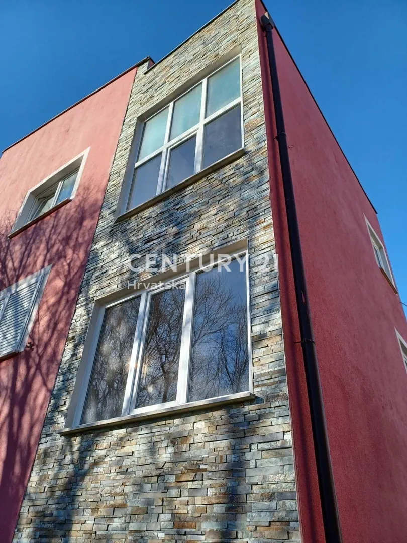 palit (otok rab) – vila palit | trosobni dvoetažni apartman 75,25 m² + velika terasa | 2. kat | 2011. god. | energetski razred b - slika 3