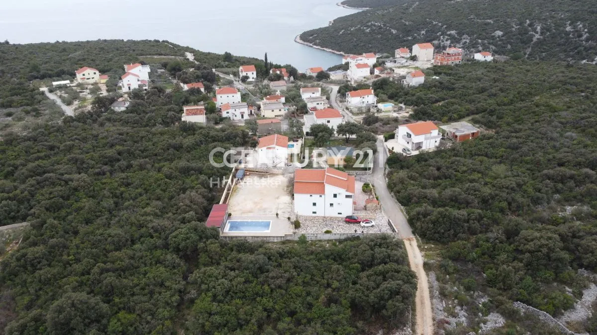 apartmanska kuća sa bazenom -vinišće-prodaja - slika 34