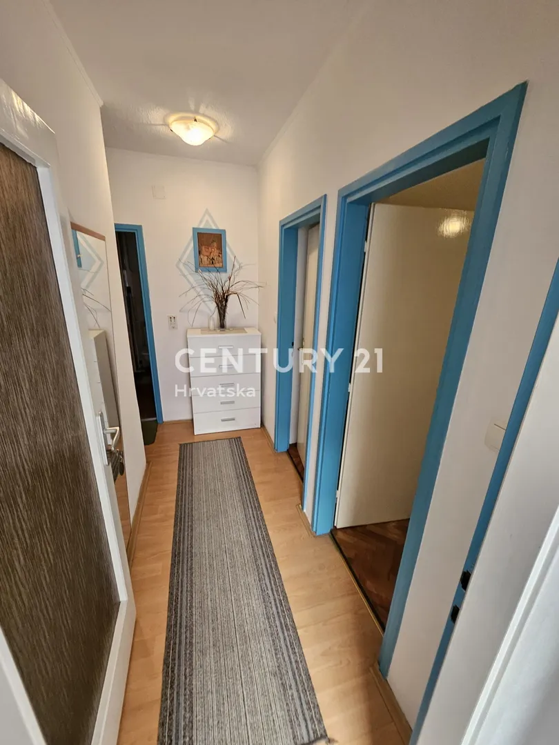 prodaja kuća u centru vodica (5 apartmana) – 278 m² - slika 27