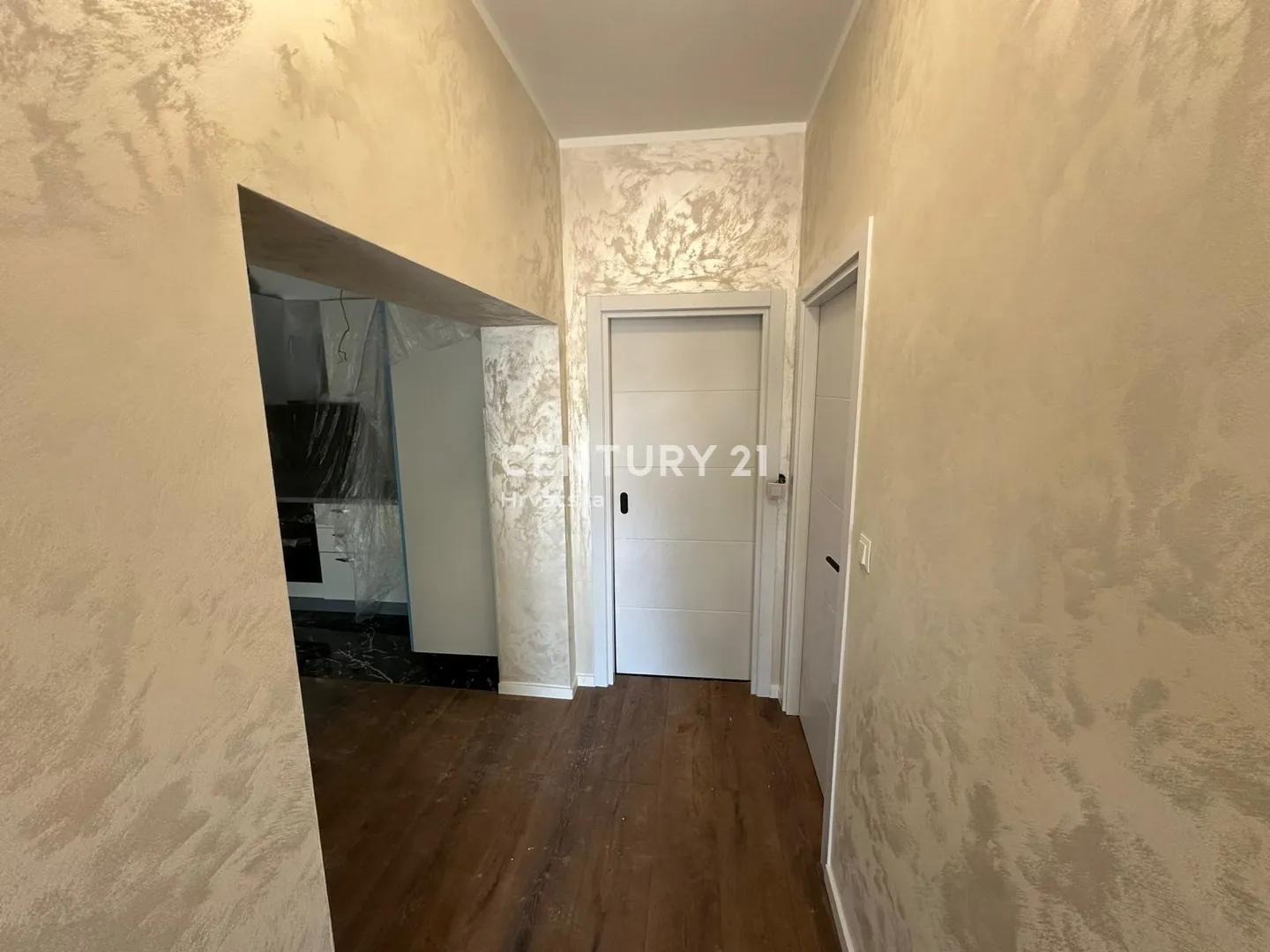 višestambena kuća sa 4 odvojena stana 263 m² , gornja dubrava (trnovčica) - slika 11