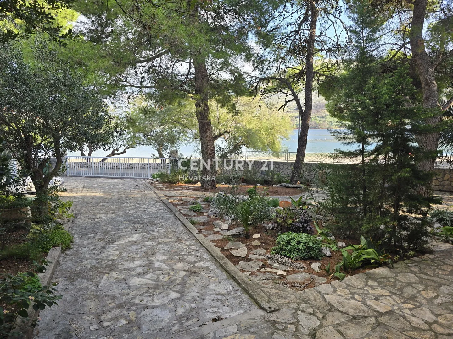 kuća prvi red do mora | 2 apartmana | 400 m² čestica | vez za brod - slika 26