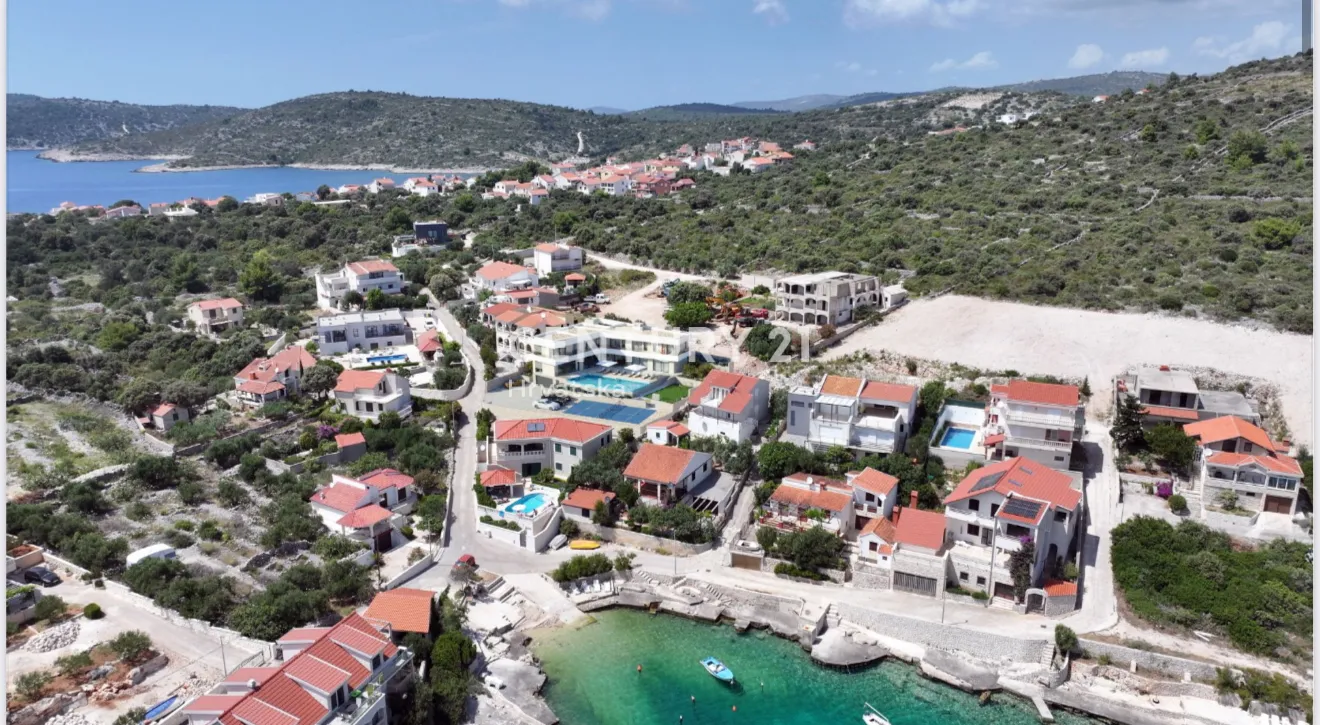 luksuzna vila s bazenom i panoramskim pogledom – rogoznica- kanica - slika 2