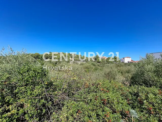 građevinsko zemljište 2.275 m² – okrug gornji, trogir-prodaja - slika 1