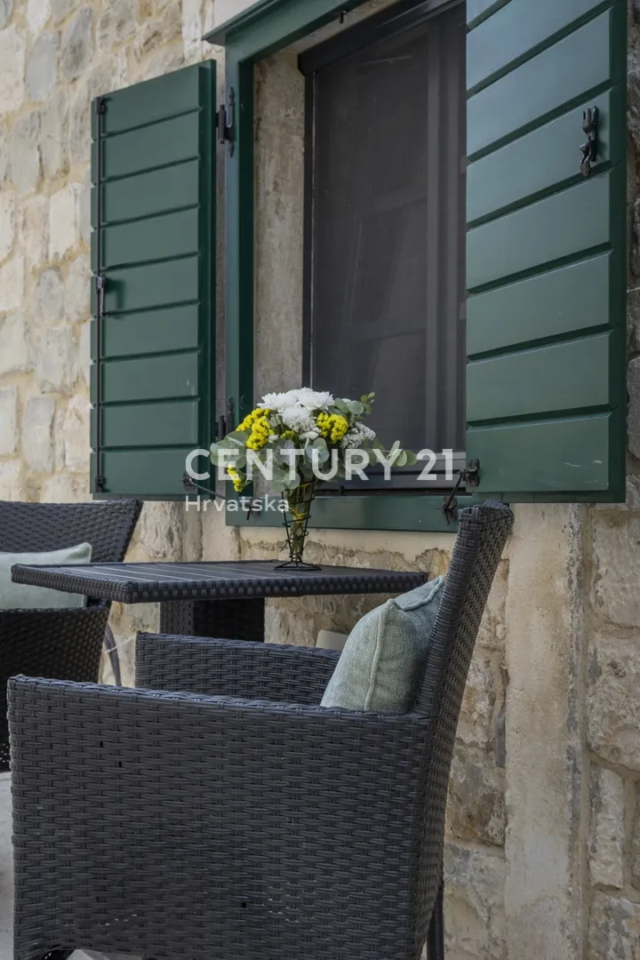 luksuzni, dvoetažni apartman -kaštel stari, 50 m od mora - slika 60