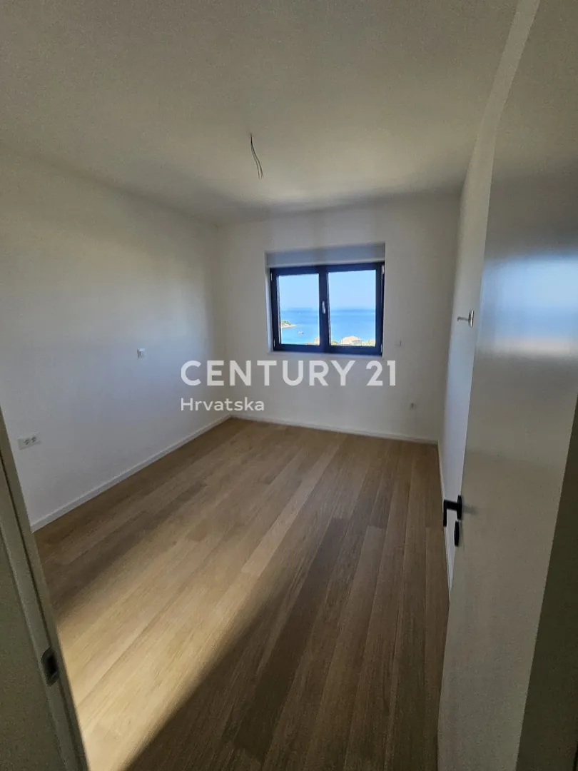 apartman na prvom katu s pogledom na more- dolac, primošten - slika 23