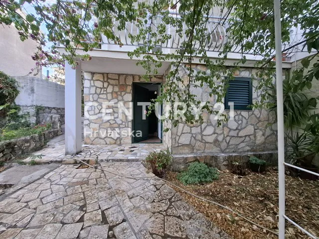 kuća na prodaju blizu mora -seget vranjica - slika 4