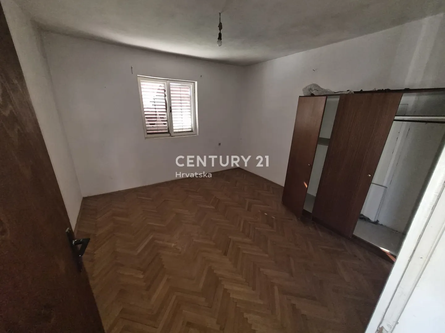 kuća za adaptaciju – vinišće, 200 m od mora, odlična pozicija - slika 9