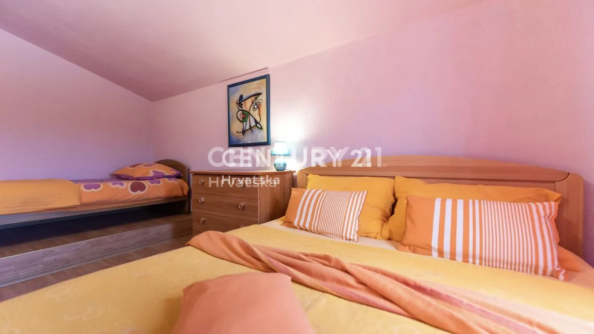 apartmanska kuća sa bazenom -vinišće-prodaja - slika 19