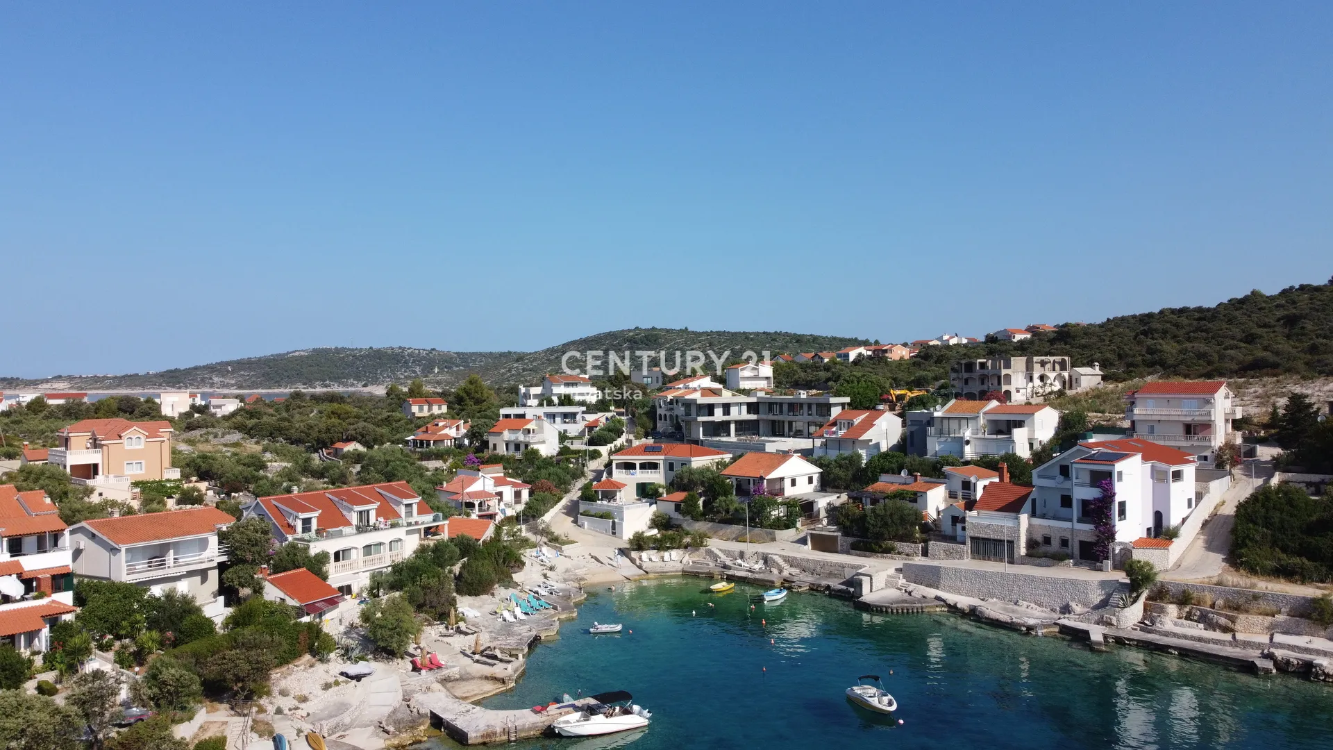 luksuzna vila s bazenom i panoramskim pogledom – rogoznica- kanica - slika 14