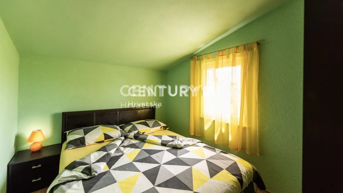 apartmanska kuća sa bazenom -vinišće-prodaja - slika 17