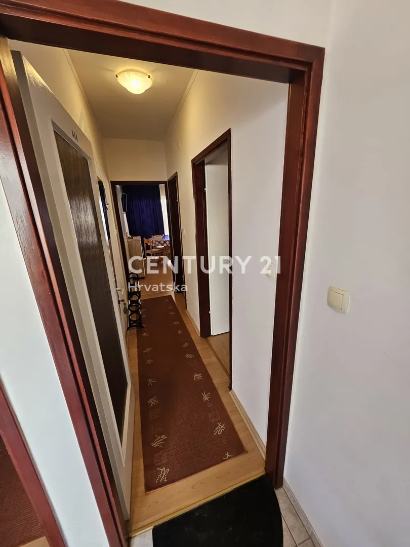 prodaja kuća u centru vodica (5 apartmana) – 278 m² - slika 43