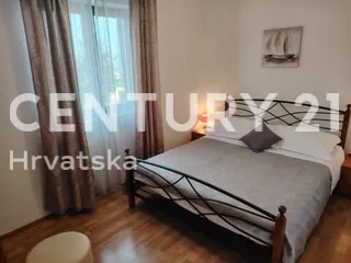 prvi red do mora! kuća s 3 apartmana i 1.806 m² zemljišta na drveniku malom - slika 20